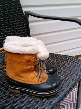 Cat & Jack Kids' Kit Waterproof Winter Boots SIZE 1 GREAT CONDITION